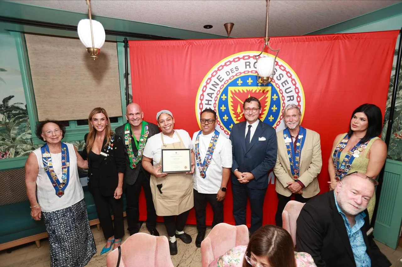 Remise du Certificat de Mérite avec l’équipe de Casadonna